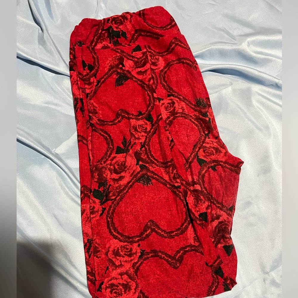 LuLaRoe, T/C, Valentine’s Day collection buttery soft leggings